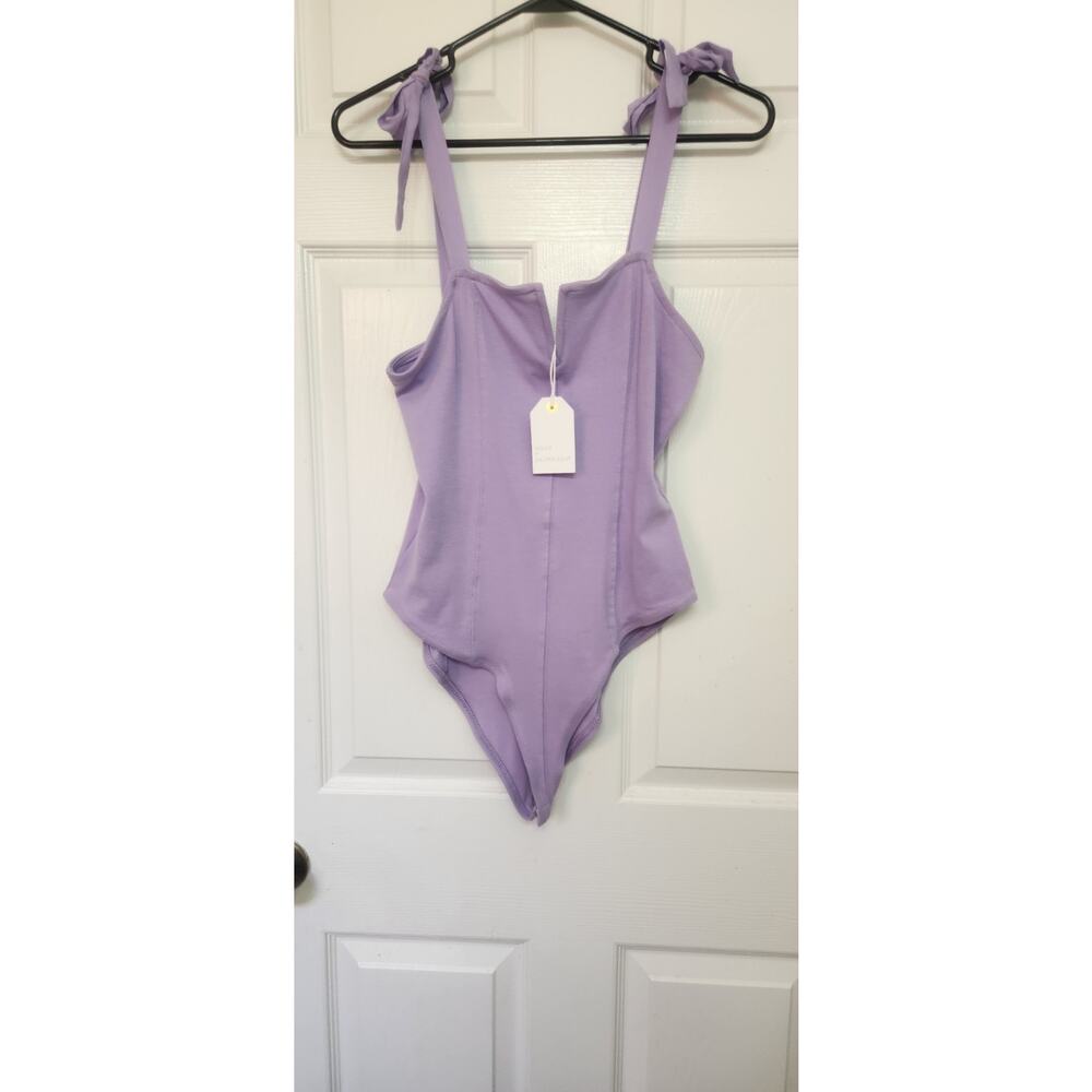 Coco And Jaimeson Purple Sholuder Tie Seamed Bodysuit. Large Nwt